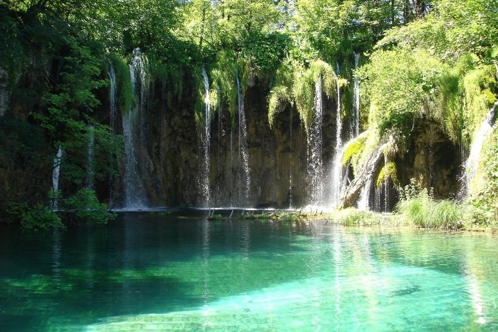 plitvice lakes, water, turquoise-192168.jpg