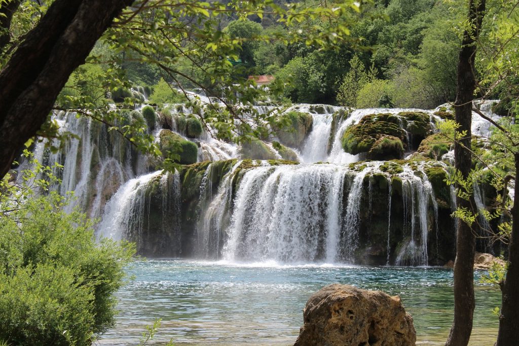 waterfalls, national park, krka-1558971.jpg